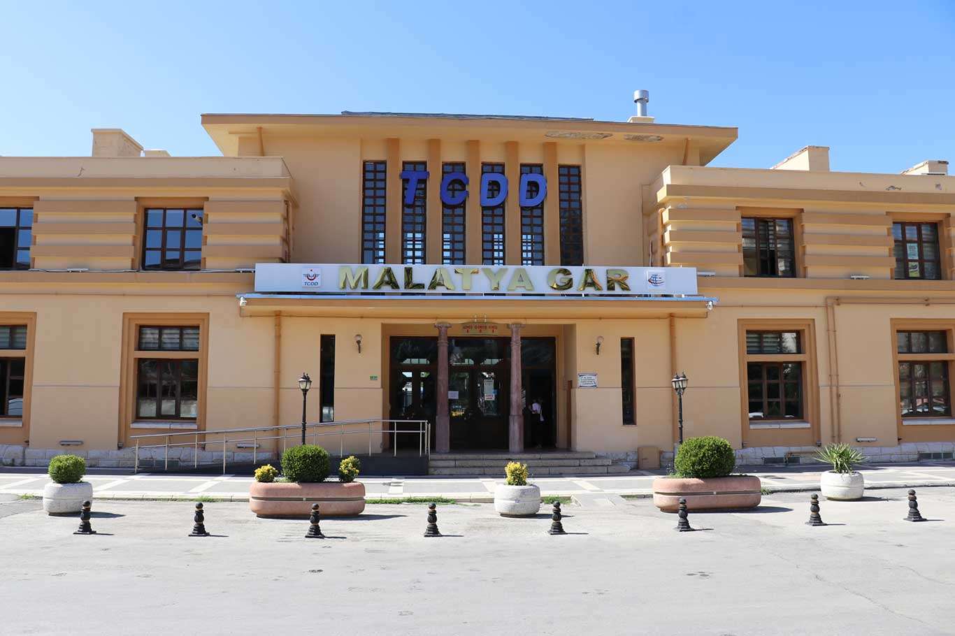 Malatya'da tren seferleri uzun bir aranın ardından tekrar başladı Malatya'da tren seferleri uzun bir aranın ardından tekrar başladı